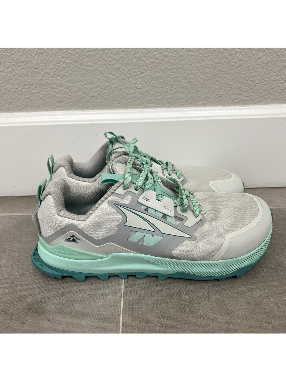 Altra Lone Peak 7 Womens Size 8 WIDE Gray Green Trail Outdoor Running Shoes